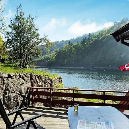 Two-bedroom Holiday In 3