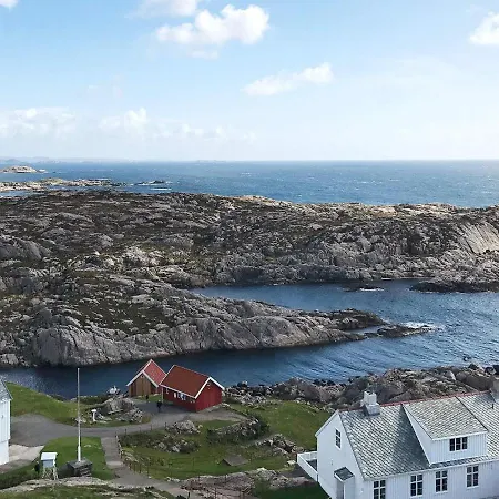 Two-bedroom Holiday In 3 * Lyngdal